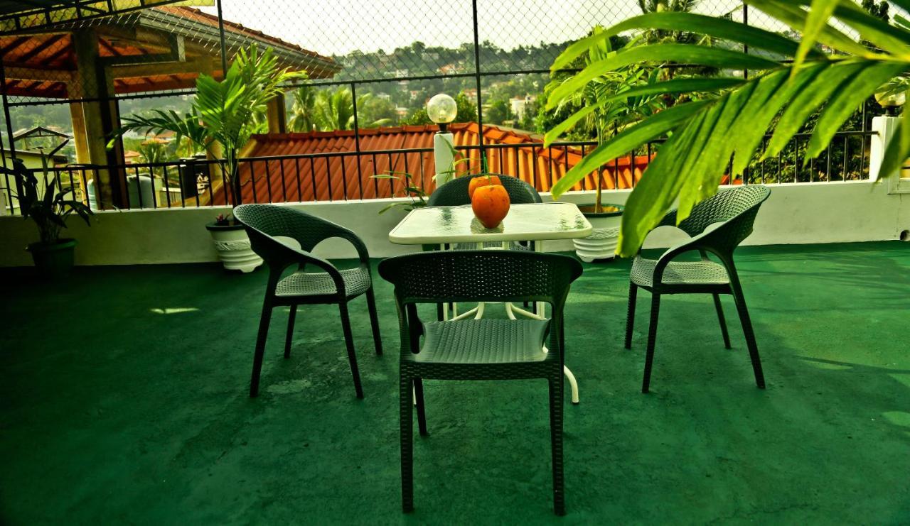 Kandyan Fo Rest Extérieur photo
