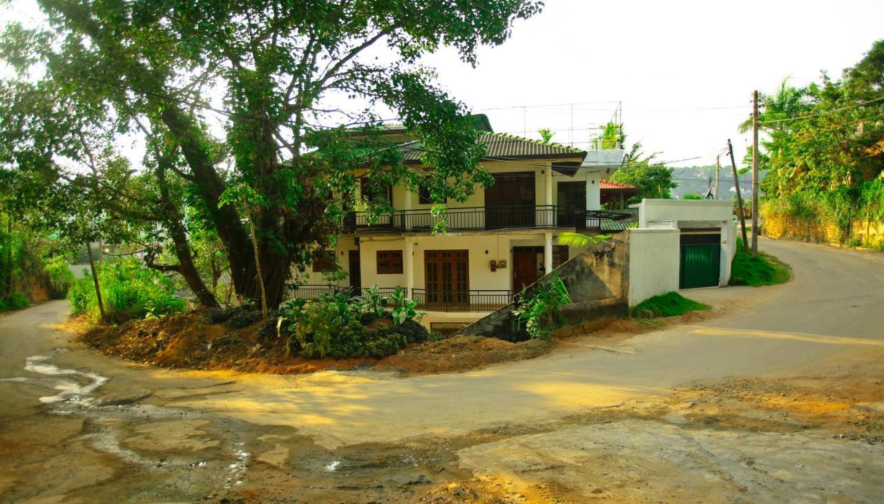 Kandyan Fo Rest Extérieur photo