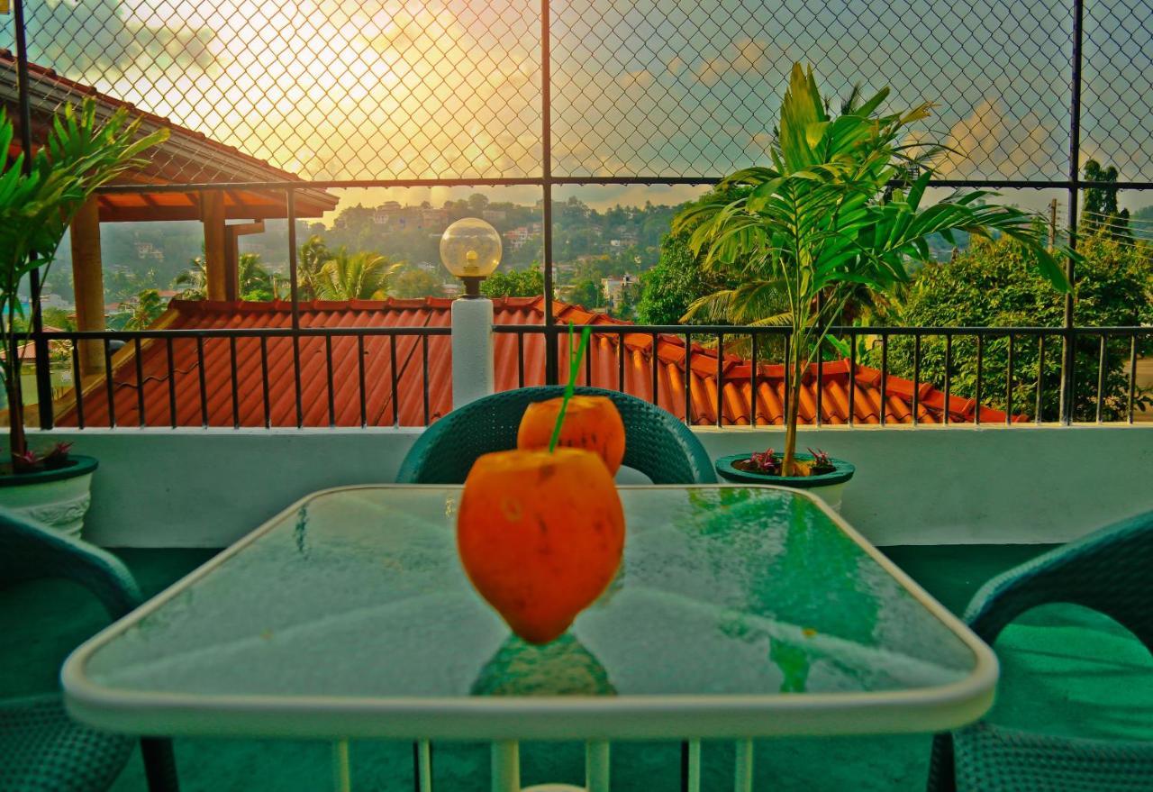 Kandyan Fo Rest Extérieur photo